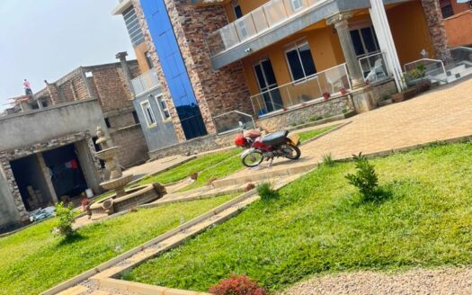 Luxurious 6-Bedroom Mansion for Sale in Kira, Nakwero